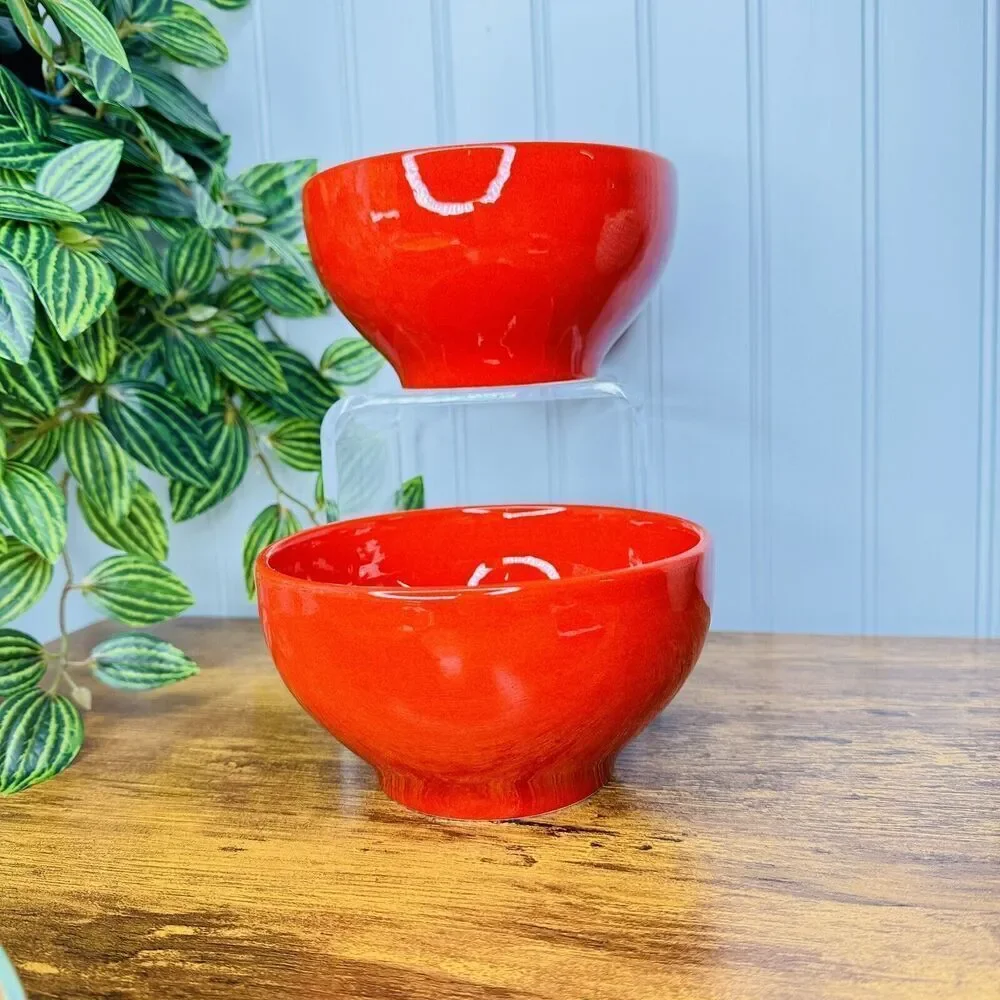 2 Crate&Barrel Red Coupe 5.75in Cereal Soup Bowls Crate and Barrel & VERY NICE